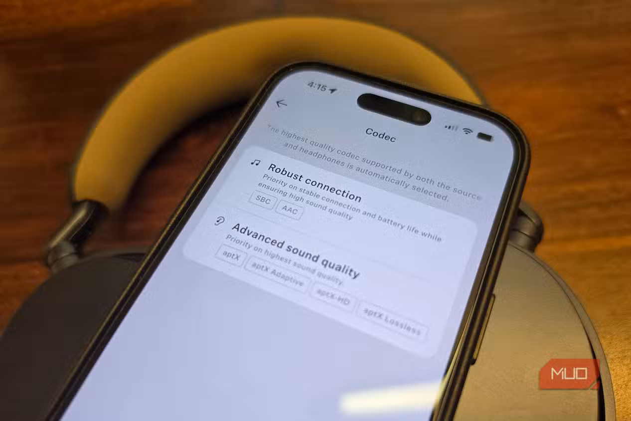 Tai nghe hi-res không dây: vì sao vẫn bị bóp nghẹt bởi smartphone