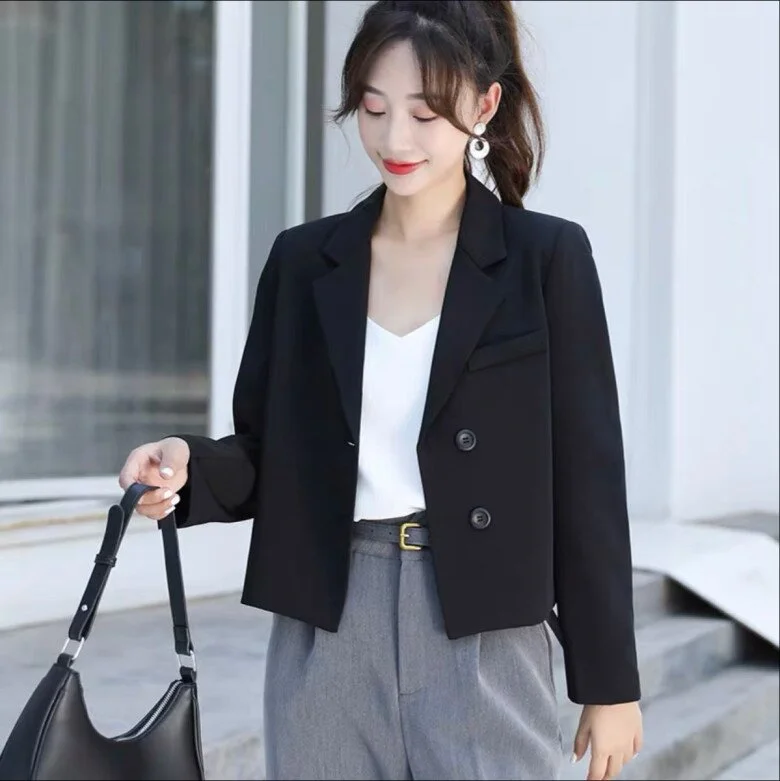 Cách phối quần jeans rộng để vẫn trông gọn gàng và thanh lịch vào mùa thu