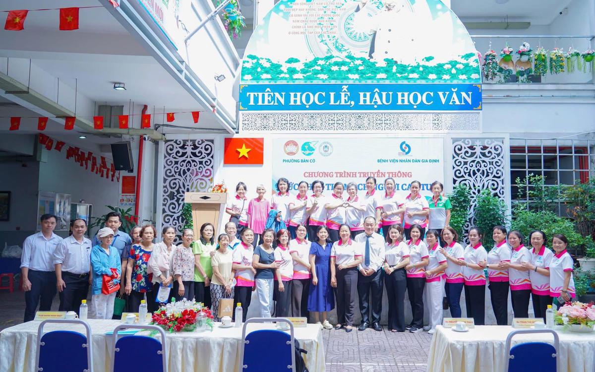 Kết hợp y học hiện đại và y học cổ truyền trong chăm sóc người cao tuổi