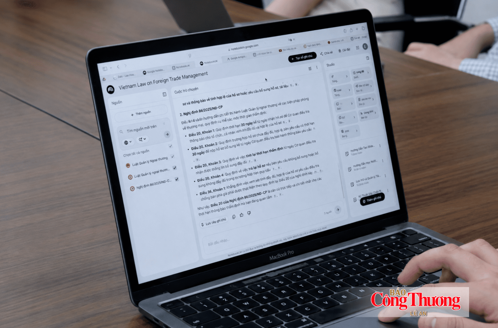Doanh nghiệp lớn đào tạo AI cho nhân viên: chiến lược nào hiệu quả?