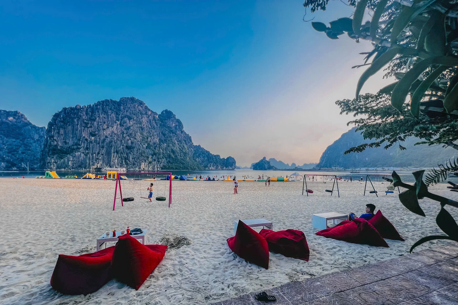 Du lịch bền vững Việt Nam: Quảng Ninh xanh và làn sóng trải nghiệm địa phương