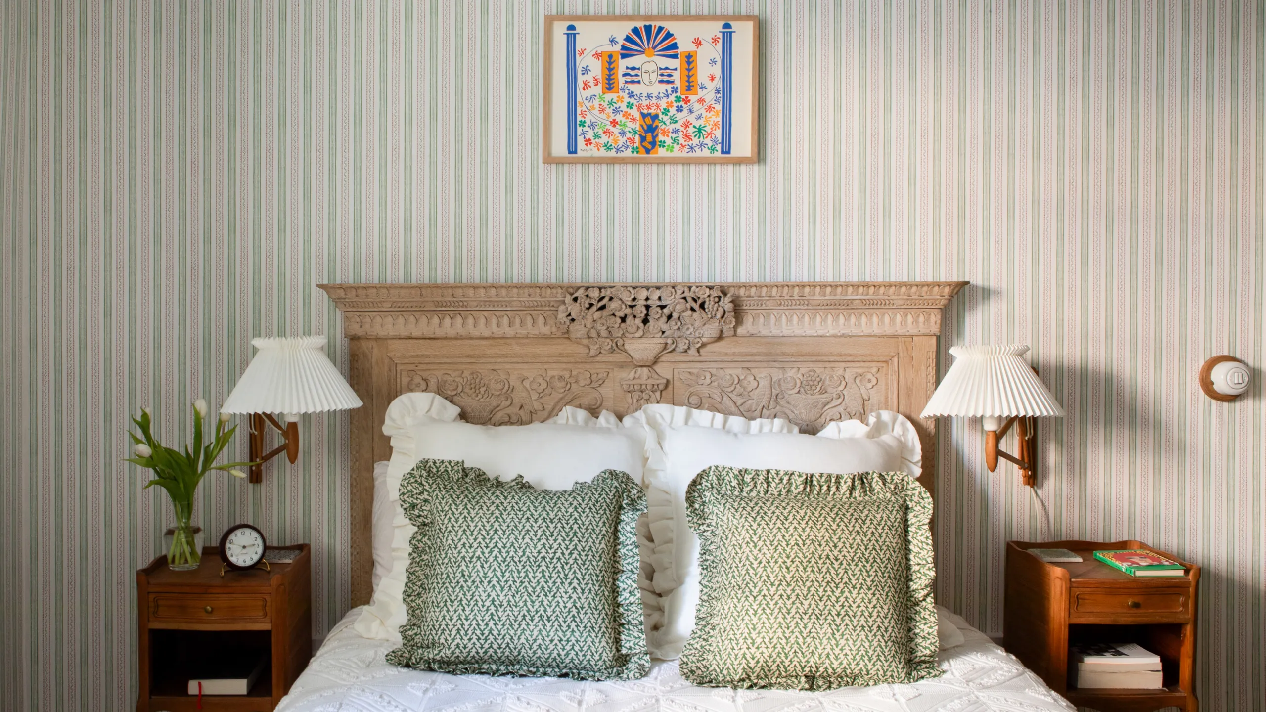 How Layered Lighting Transforms Any Room From Flat to Dimensional