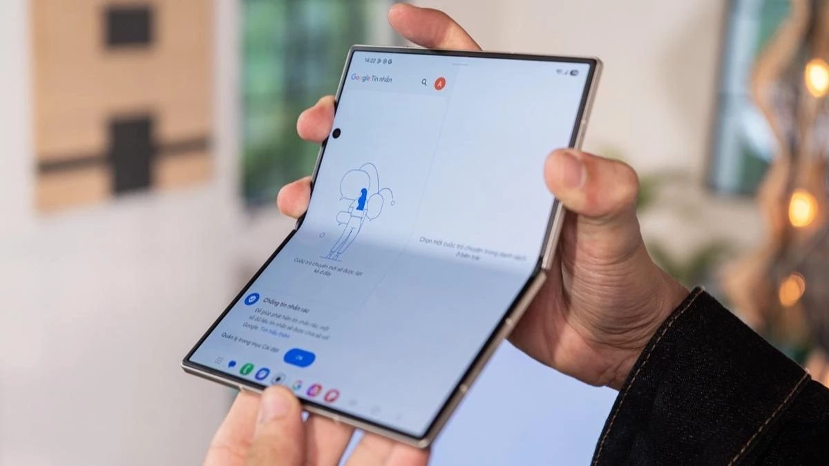 Samsung Galaxy Z Fold 8 Flex Titanium xóa nếp gấp đến đâu?