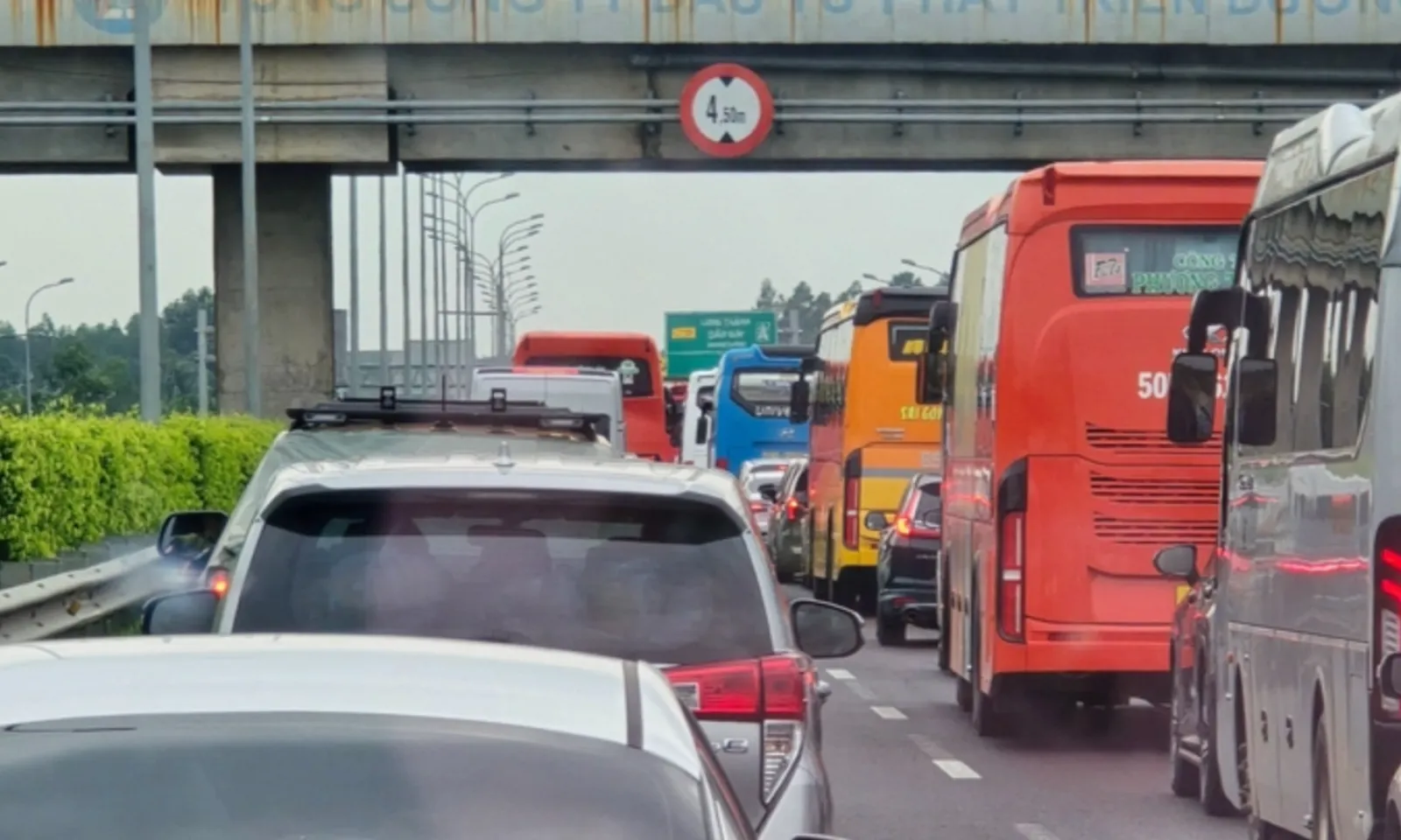 AI 24/7 trong bộ máy công: Từ chờ đợi mòn mỏi đến xử lý trong vài phút