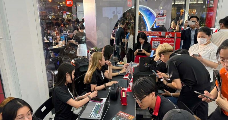 Galaxy Z Fold 8 bùng nổ: Có nên mua điện thoại gập ngay lúc này?