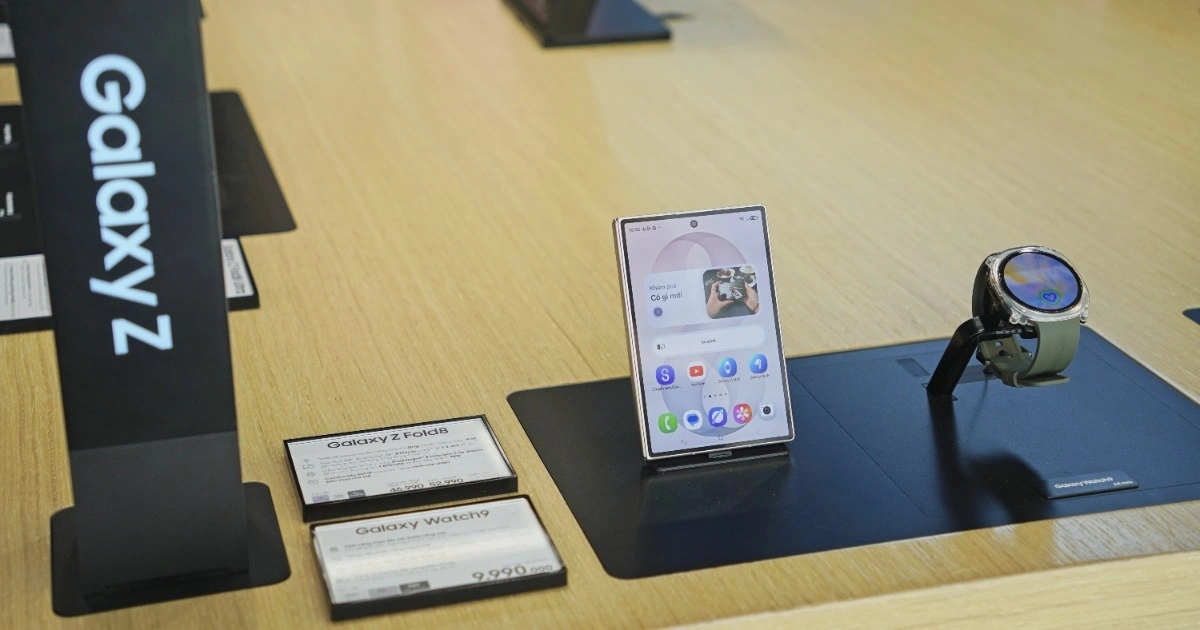 Galaxy Z Fold8 và Z Flip8 giảm giá: Khi bản tiêu chuẩn vượt mặt Ultra