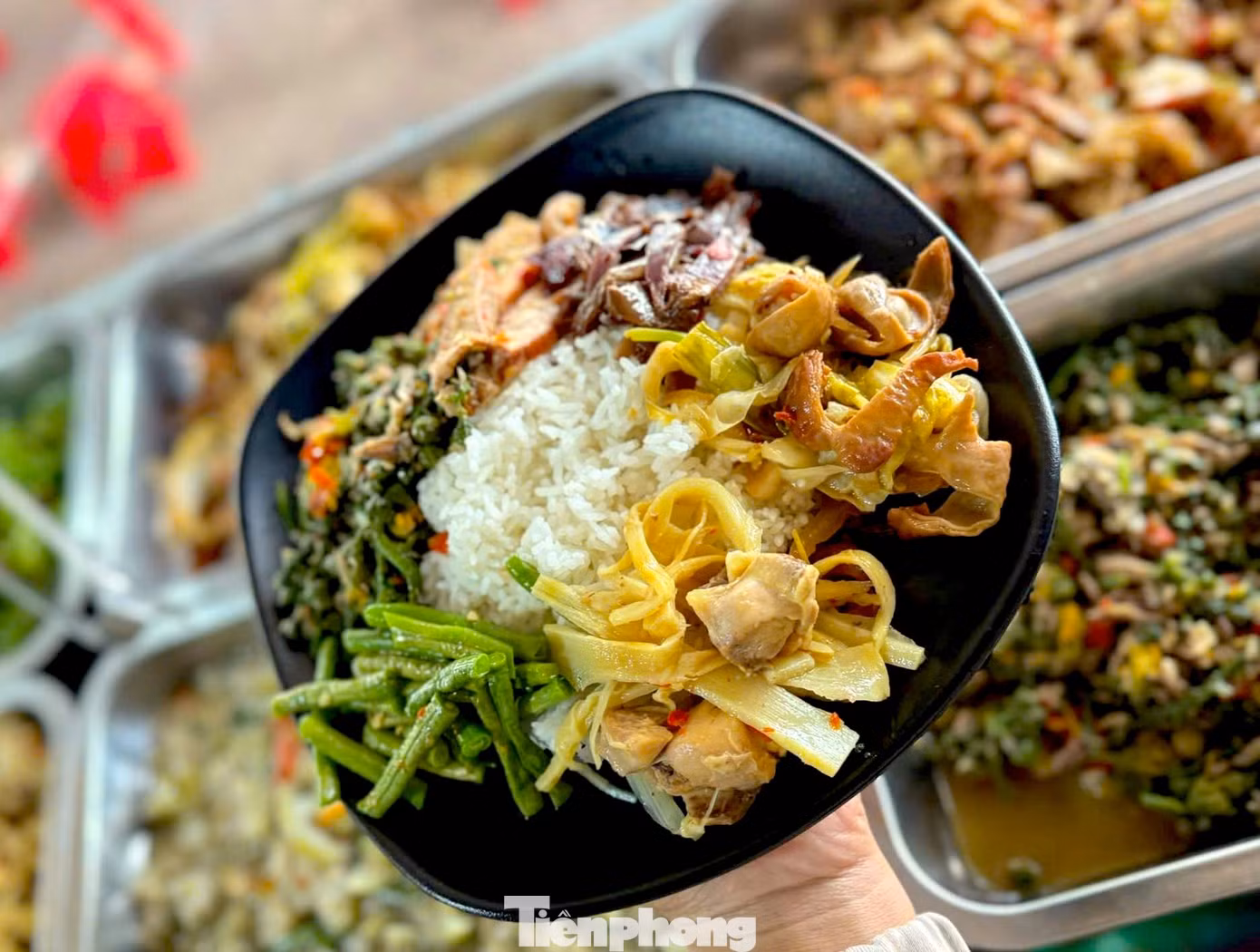 Người trẻ biến ẩm thực dân tộc thành kinh doanh bền vững