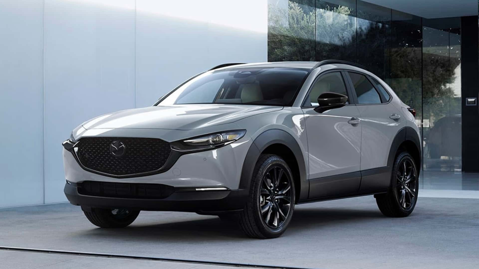 Toyota Corolla Cross HEV hay Mazda CX-30: Chọn tiết kiệm xăng hay cảm giác lái thể thao?