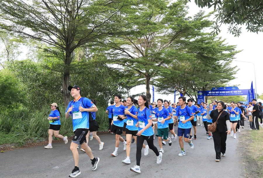 Hơn 1.000 vận động viên chạy bộ vì an ninh mạng tại VNG Campus TP.HCM