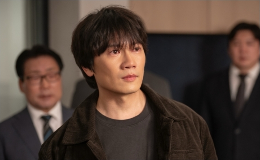 Ji Sung’s Gang Boss Turns Presidential Chaos Into a Final Alliance