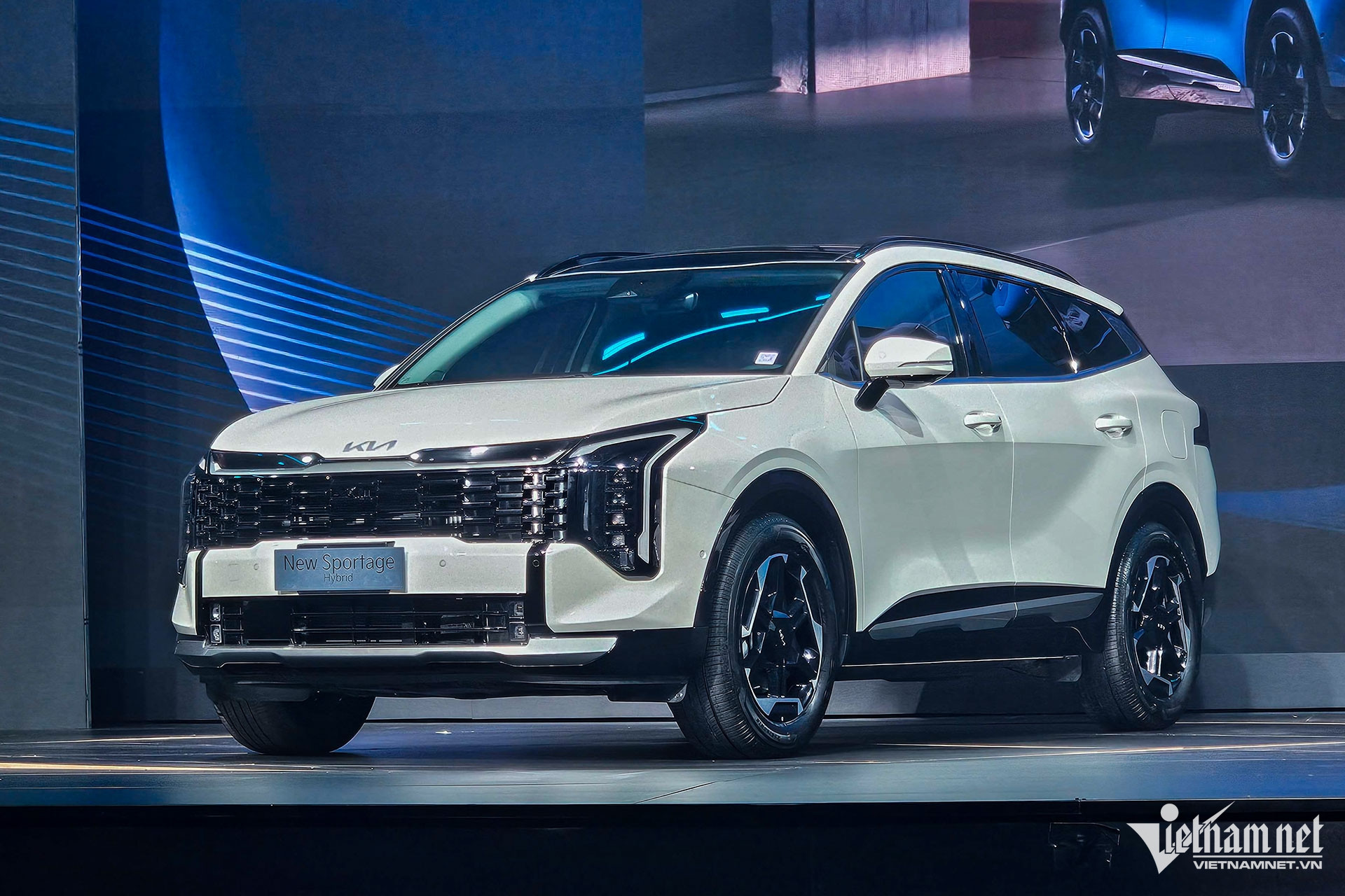 KIA Sportage Hybrid đối đầu Honda CR-V e:HEV và Corolla Cross HEV