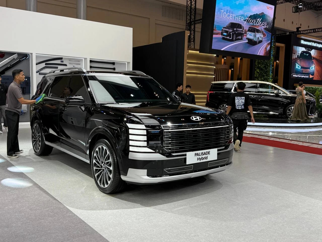 SUV mới tháng 7: xe điện, hybrid và cuộc đua địa hình