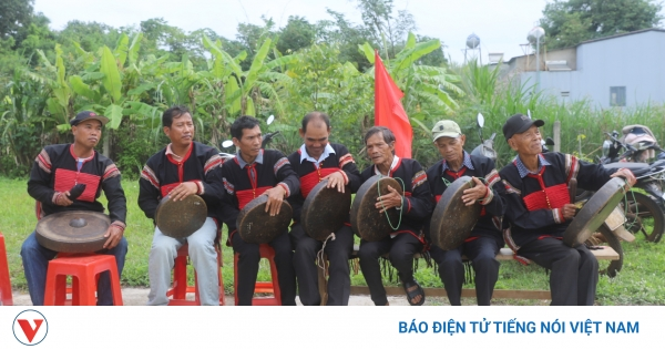 Bảo tồn văn hóa dân tộc thiểu số trong lớp học: Từ tiếng cồng chiêng đến chương trình tập huấn toàn quốc