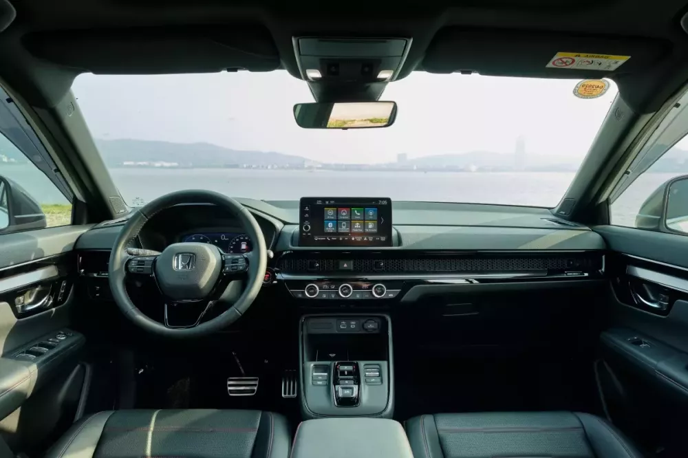 Honda CR-V e:HEV, Corolla Cross hay Mazda CX-30: nên chọn SUV hybrid nào?