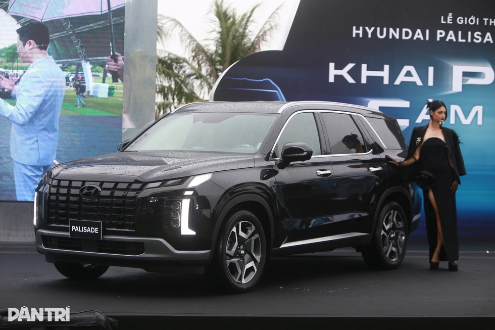 Hyundai Palisade Hybrid bản tiêu chuẩn giá 1,5 tỷ đồng: có nên xuống tiền?