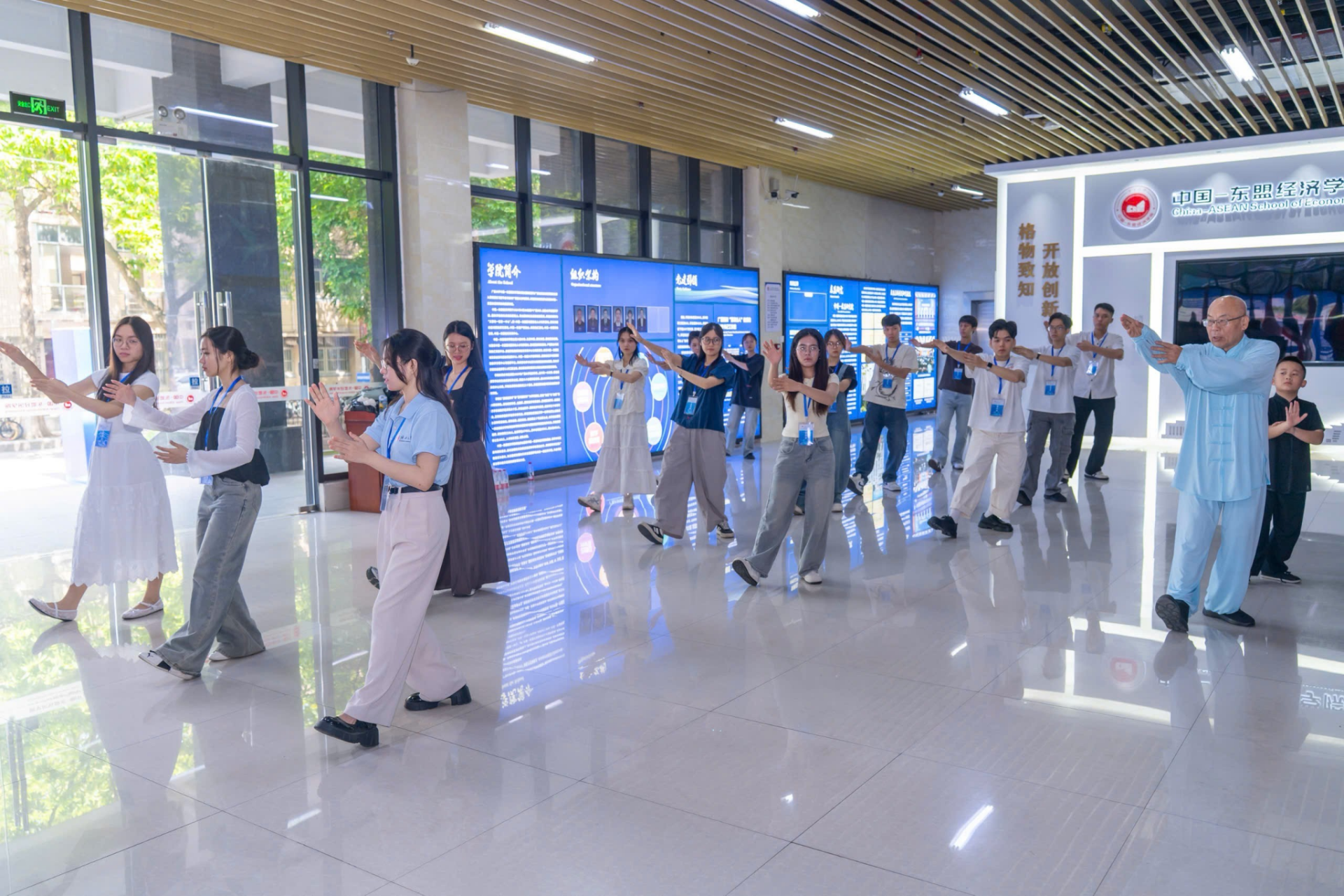 Sinh viên Việt Nam tỏa sáng tại trại hè AI ASEAN