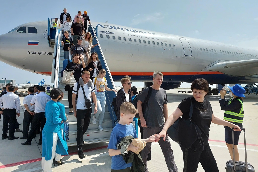 Cuộc đua hạ giá tour ở Nha Trang: Lợi bất cập hại