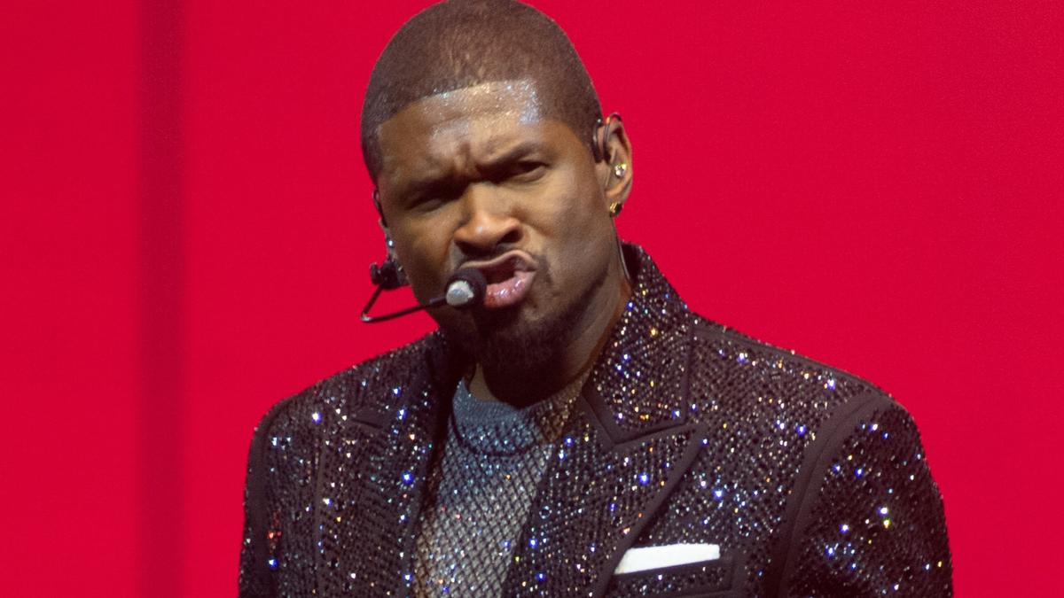 Usher Shuts Down Clone Conspiracy After MetLife Show