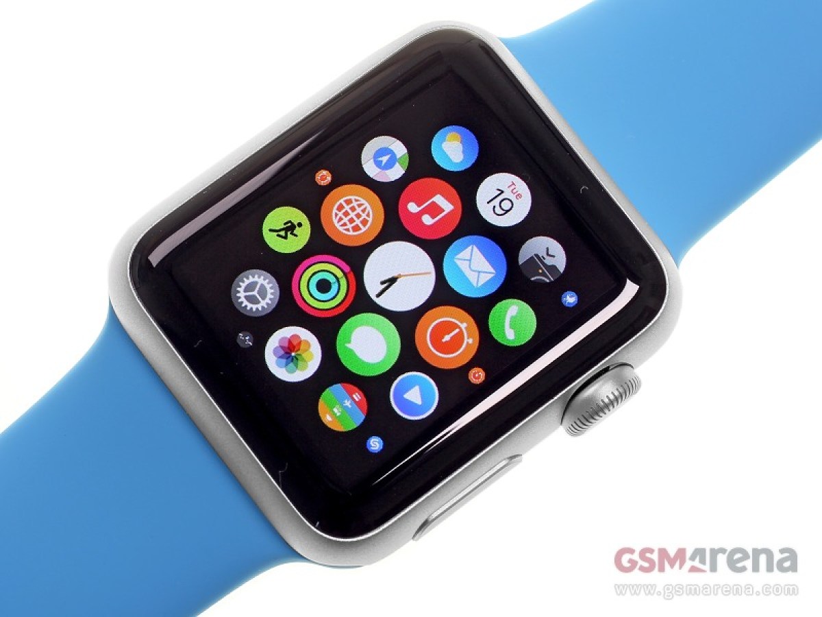 Apple’s Quiet Bet on a Screenless Fitness Tracker
