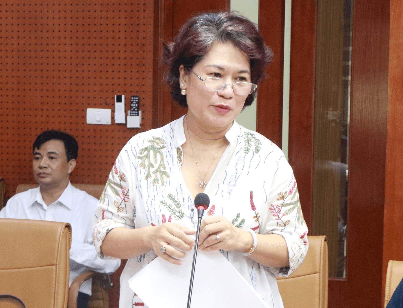 AI bịa chuyện đang tấn công thương hiệu: Doanh nghiệp phải làm gì?