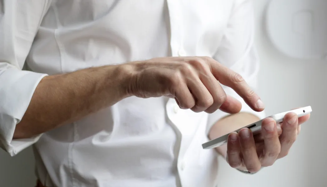 eSIM vs Unlimited Data Plans: The Better Roaming Bet