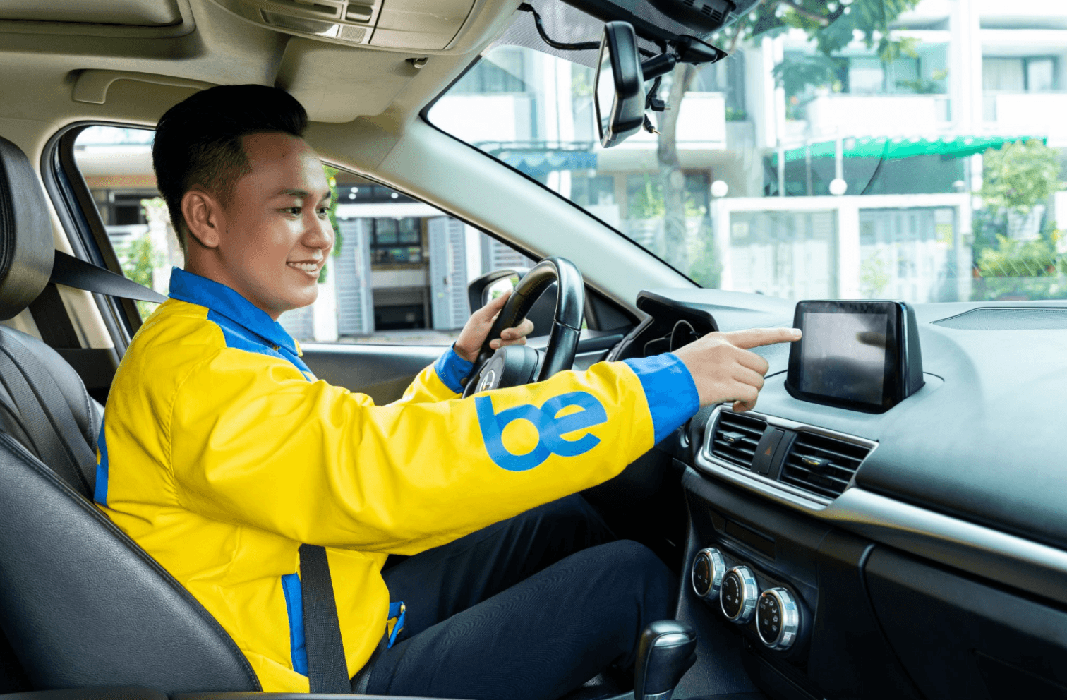 Nội Bài nhập cảnh nhanh cho khách Việt: cải tiến nhỏ, thay đổi lớn