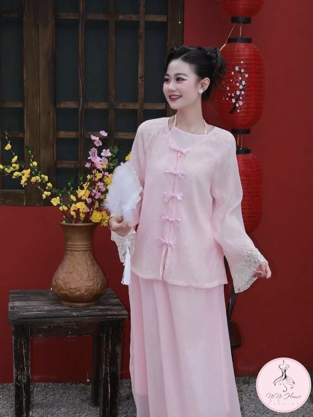 Nini House: Định vị thương hiệu thời trang nữ tính trên môi trường trực tuyến