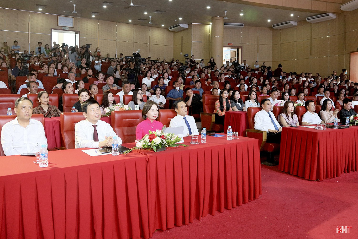 Hơn 700 nghệ nhân góp lửa cho Liên hoan Dân ca Ví, Giặm Nghệ Tĩnh