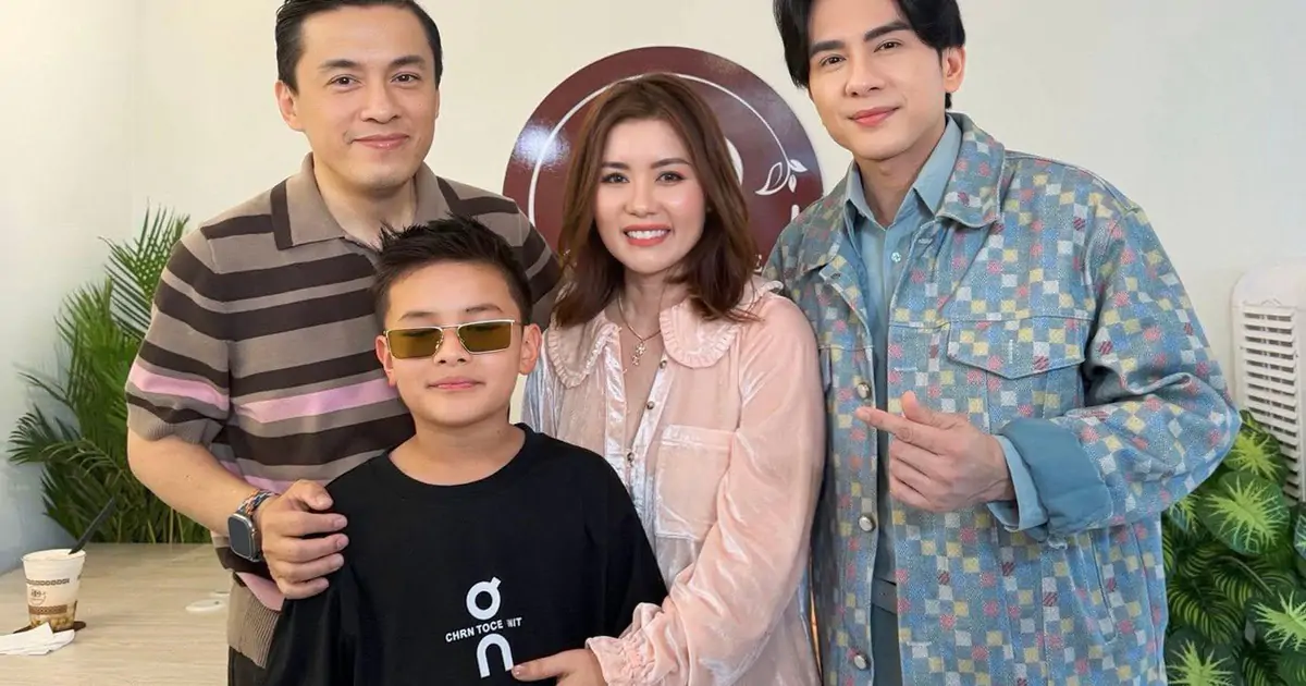 Con em ca sĩ nổi tiếng và quyền được chọn con đường riêng