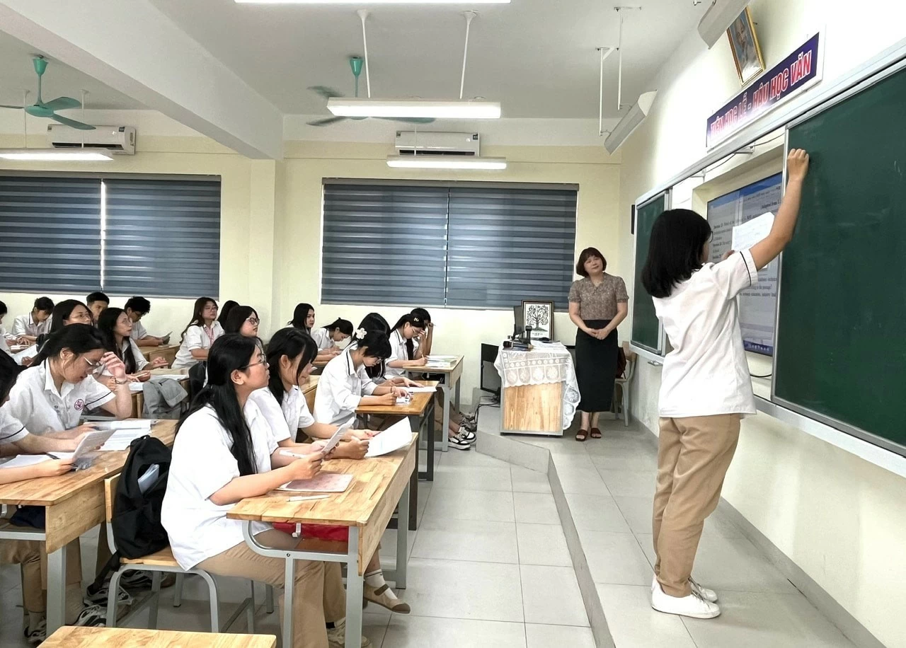 Chỉ thị 31: Cú phanh cần thiết với lạm thu và bệnh thành tích