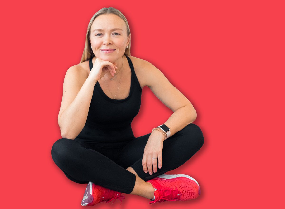 4 Standing Exercises That Firm Your Waist Faster Than Crunches After 50