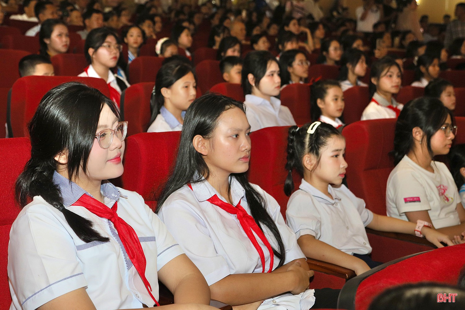 Hơn 700 nghệ nhân góp lửa cho Liên hoan Dân ca Ví, Giặm Nghệ Tĩnh