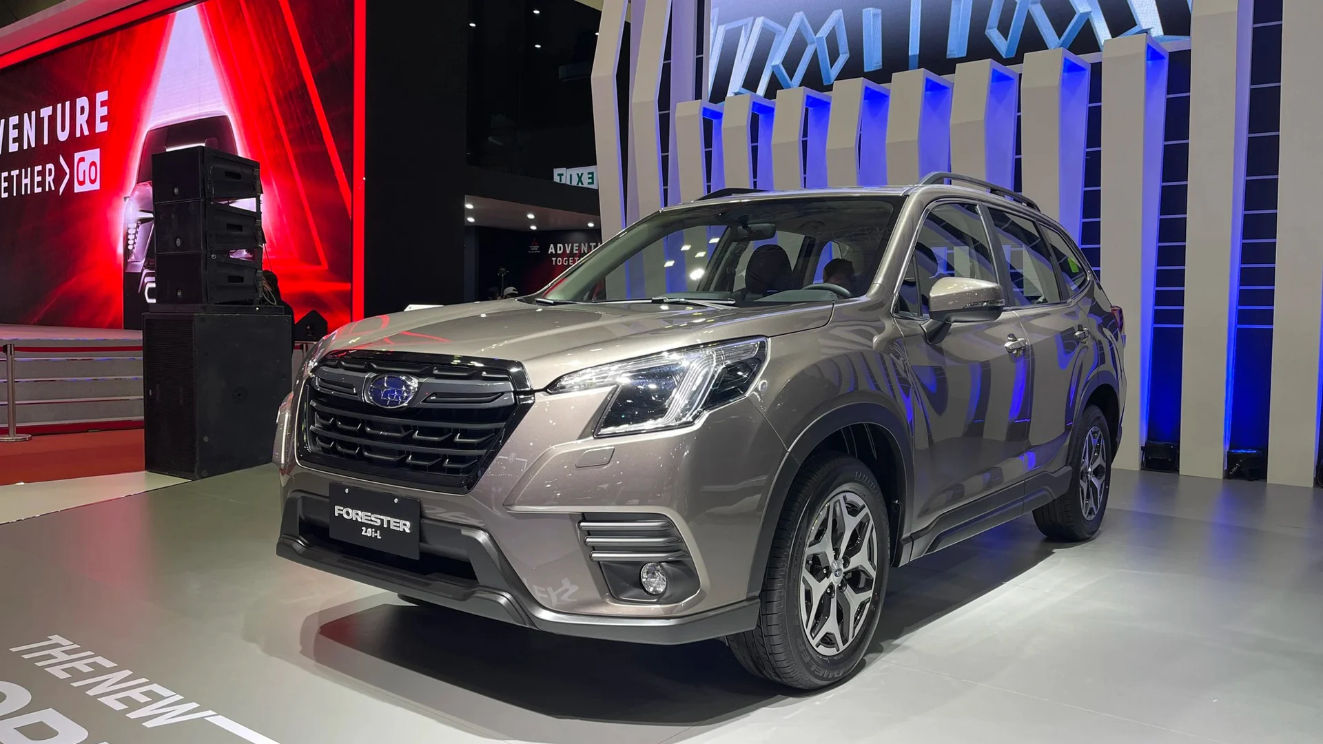 Subaru Forester giảm giá sốc 360 triệu: nên mua hay chờ bản hybrid?