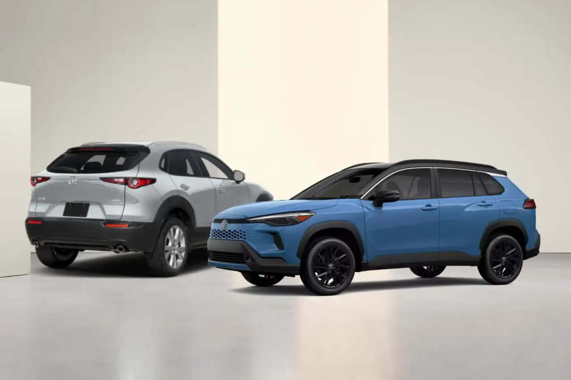 Toyota Corolla Cross HEV hay Mazda CX-30: Chọn tiết kiệm xăng hay cảm giác lái thể thao?