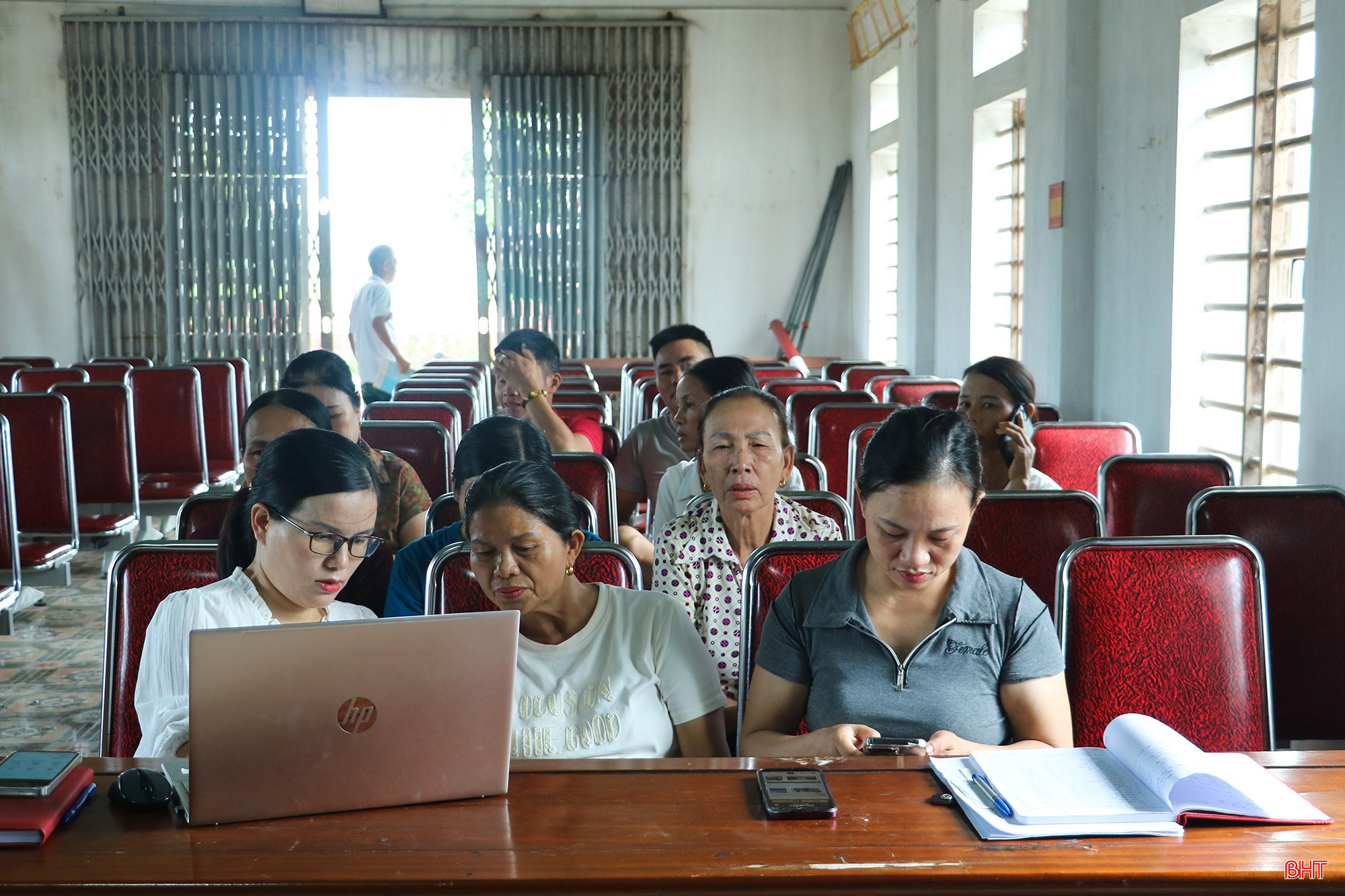 ‘Bình dân học vụ số’ ở Hà Tĩnh: từ chủ trương đến từng nhà dân