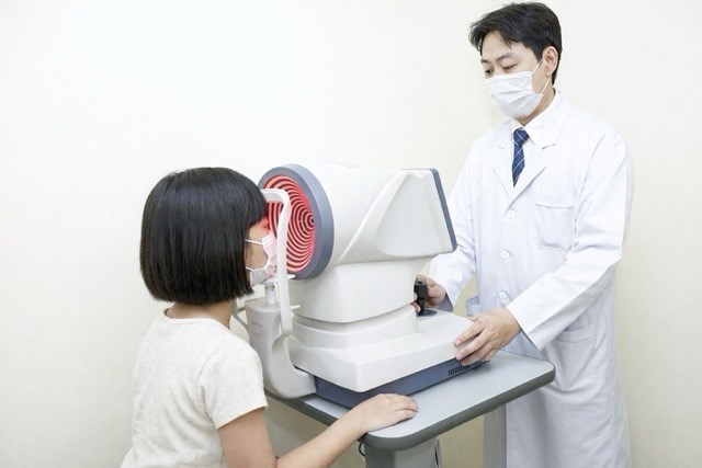 Cận thị học đường gia tăng: Cha mẹ cần thay đổi ngay hôm nay