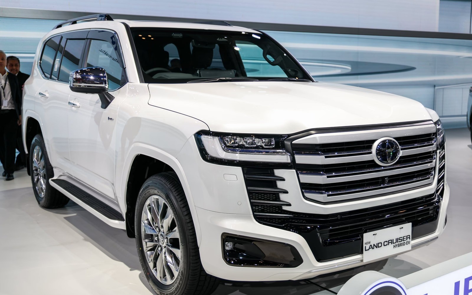 Toyota Land Cruiser Hybrid: V6 tăng áp và bước ngoặt điện hóa cho SUV huyền thoại