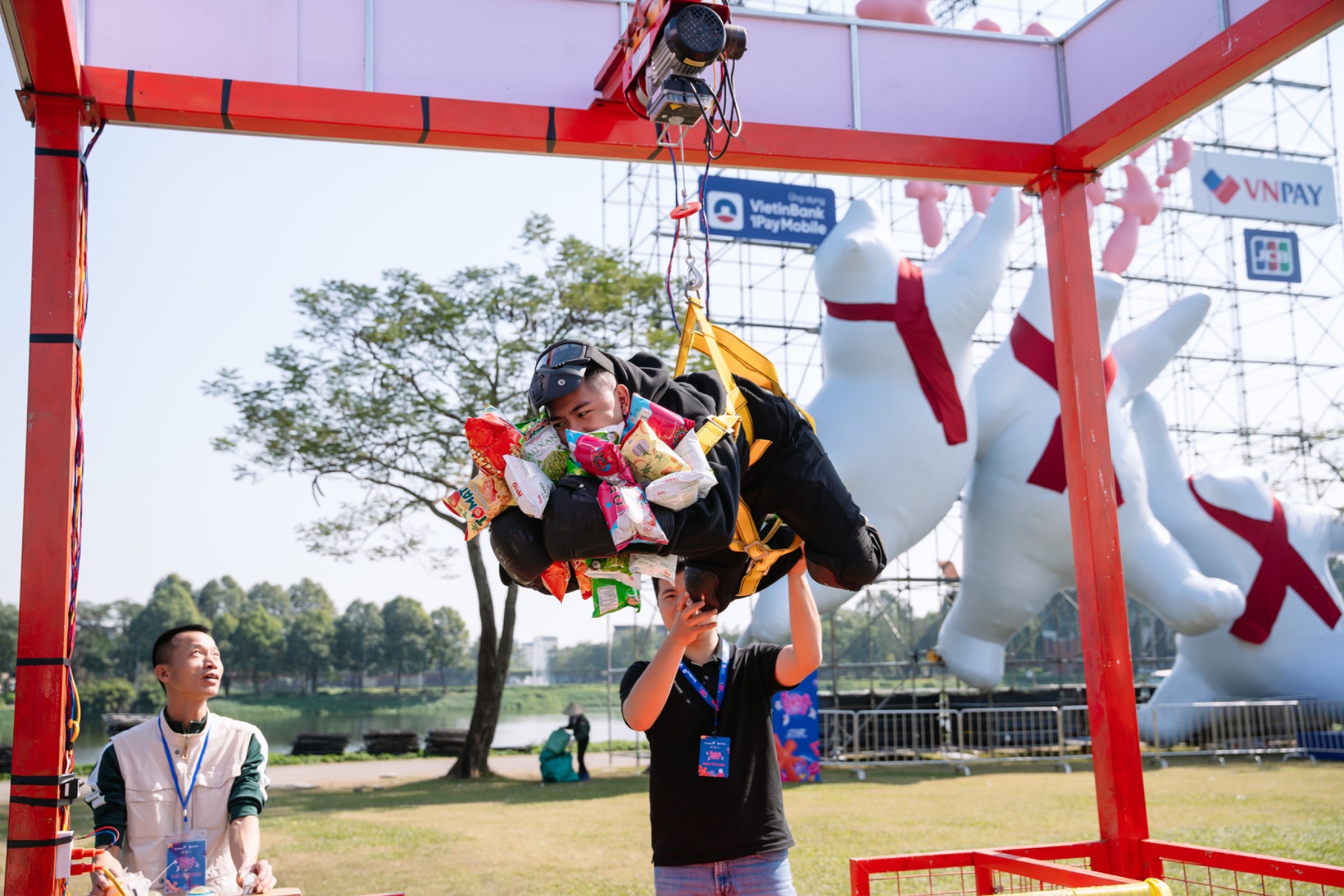 Đông Fest: Hướng dẫn hoàn chỉnh 4 ngày lễ hội âm nhạc và giải trí tại Yên Sở