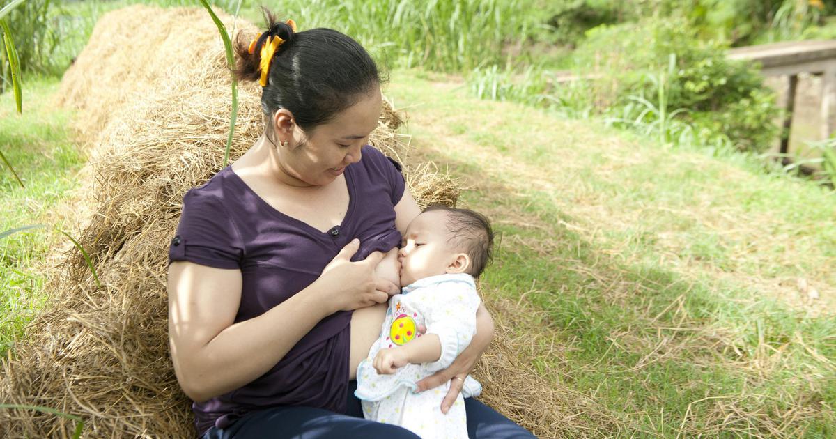 Nuôi con bằng sữa mẹ không phải gánh nặng: Xây hệ thống hỗ trợ cho mẹ