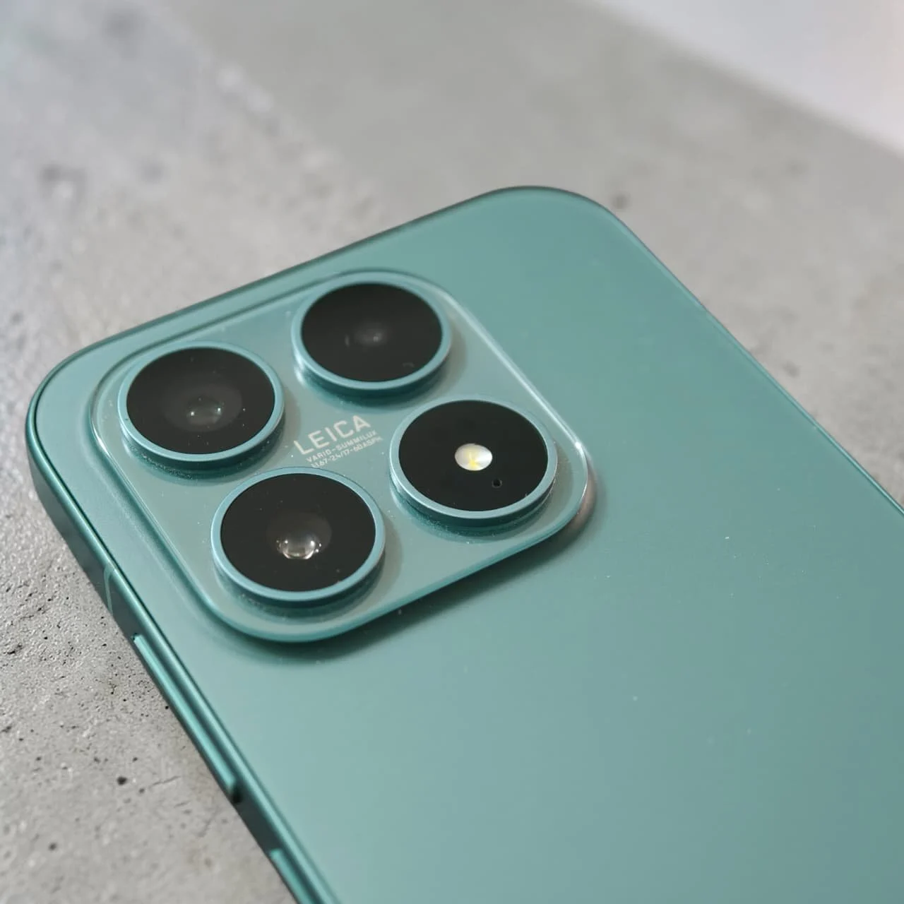 Xiaomi 18 Leak: 2nm Snapdragon Power, Leica Cameras and Higher Prices