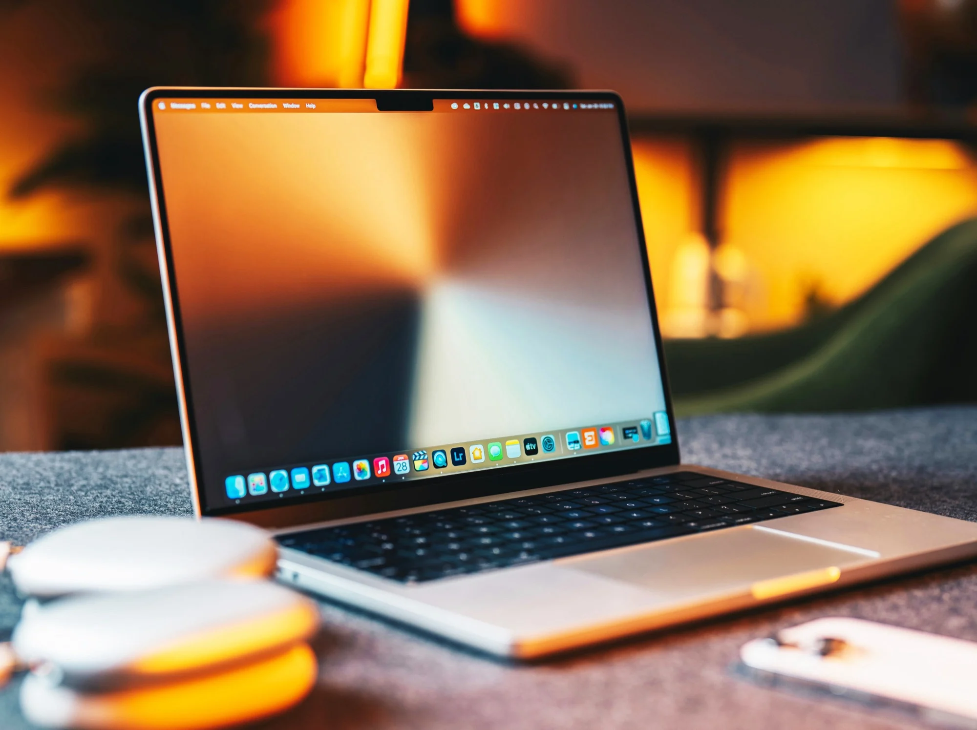 MacBook Pro M6 vs MacBook Ultra: How to Choose Your Next Power Laptop
