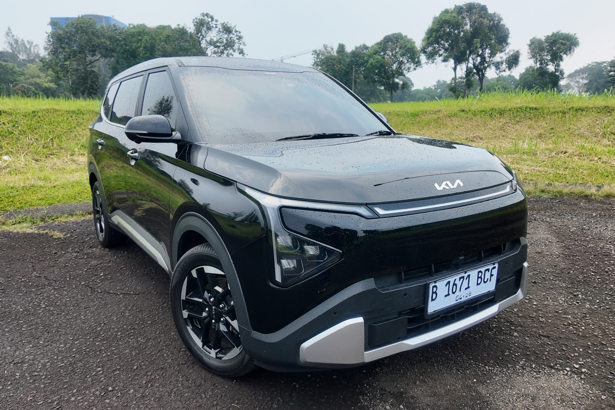 Kia Carens facelift: cú lột xác để tấn công Xpander, Veloz Cross