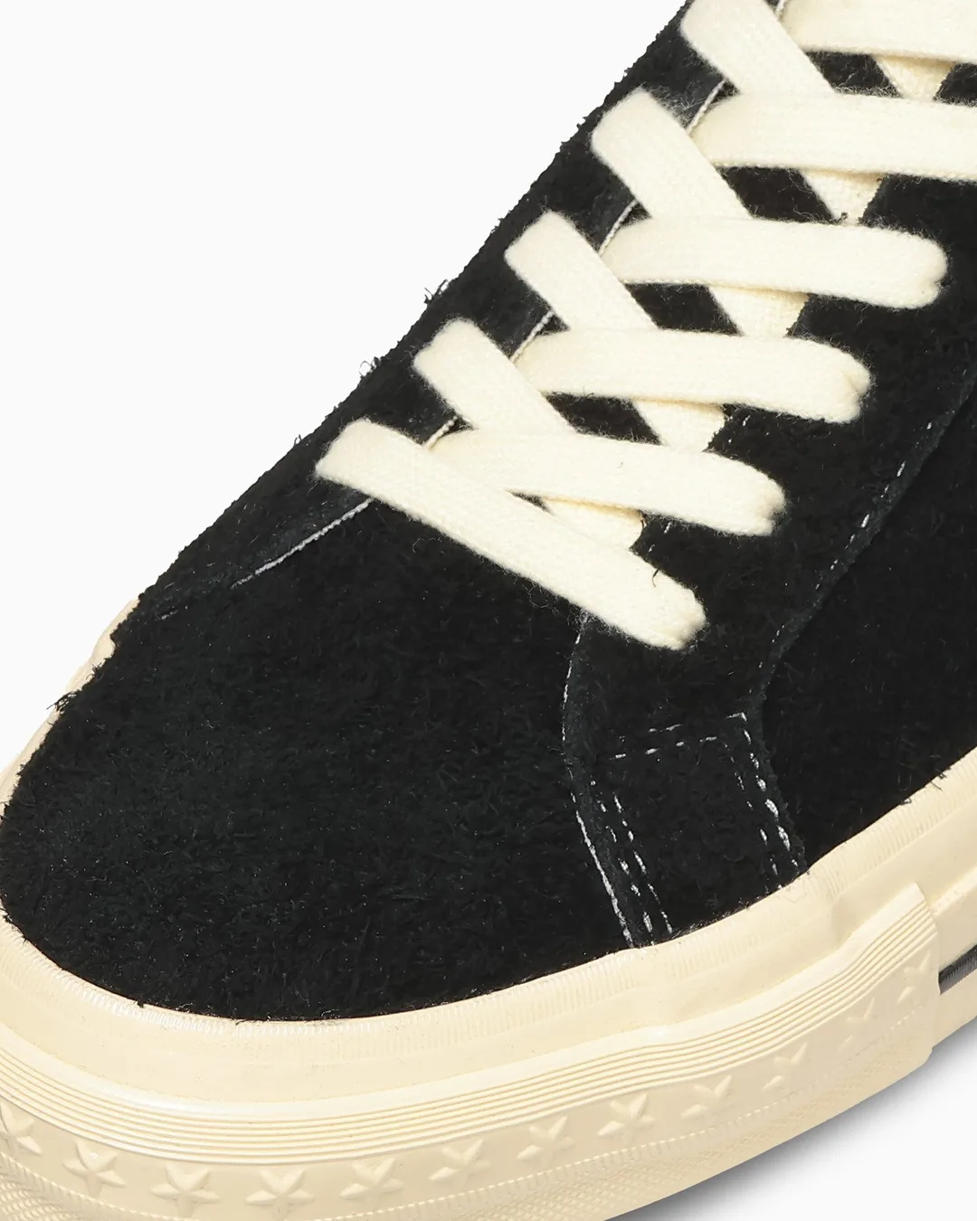 Adidas, Patagonia và Converse: Những deal casual đáng xuống tiền