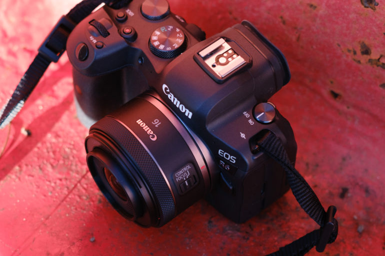 Canon RF và bước ngoặt chiến lược ống kính mirrorless