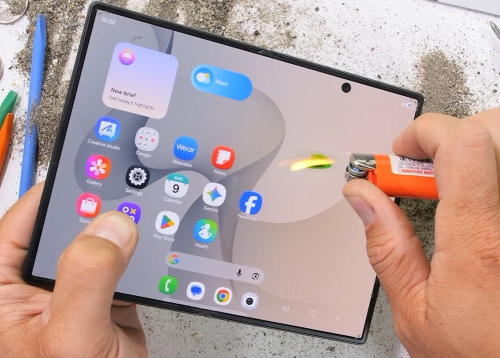Galaxy Z Fold8 độ bền thực tế: Khung máy và bản lề chịu được những gì?