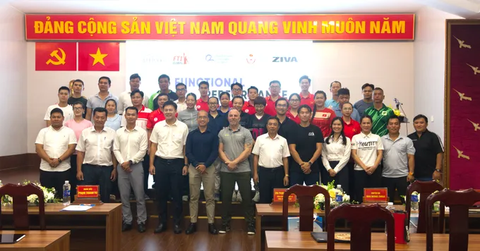 Huấn luyện viên thể thao Việt Nam học vận động chức năng để tối ưu thành tích