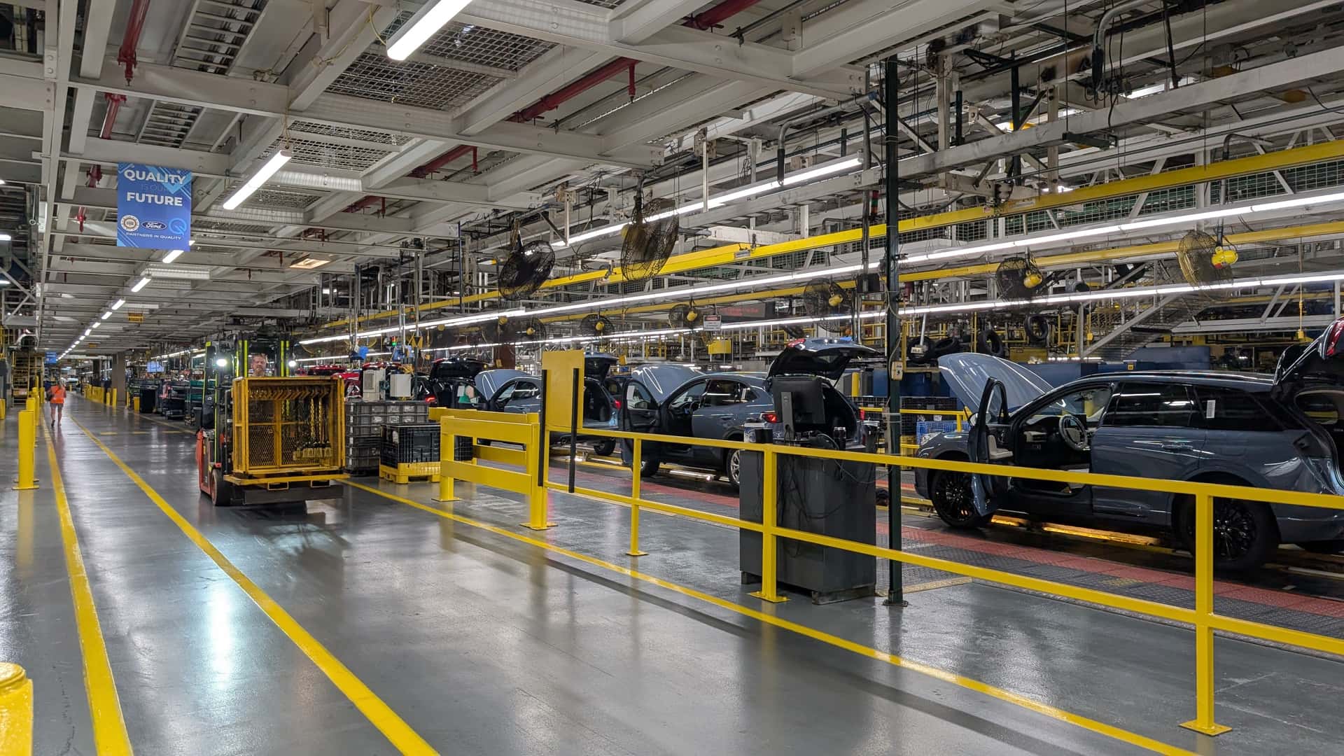 Ford Fathom Truck vs Hybrid Crossover: The Affordable EV Call