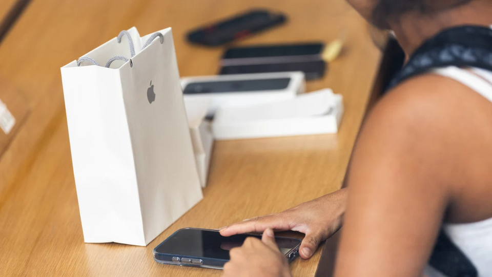 Apple dừng iPhone Upgrade Program: nâng cấp iPhone tiết kiệm kiểu gì?