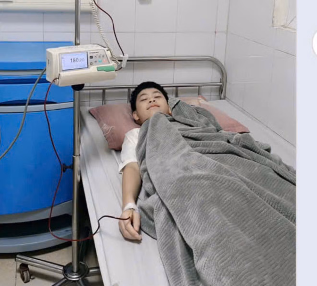 Từ giường bệnh đến Huy chương Bạc AIMO: câu chuyện về một đứa trẻ kiên cường