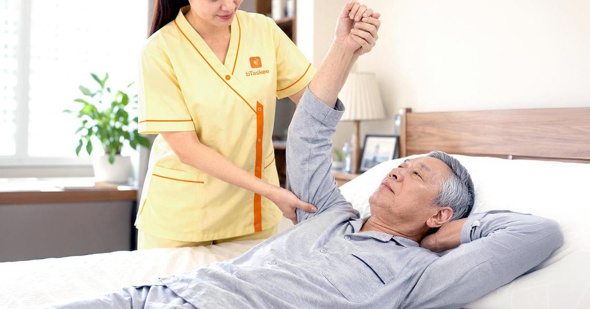Chăm sóc người cao tuổi tại nhà: Giảm áp lực y tế công từ gốc